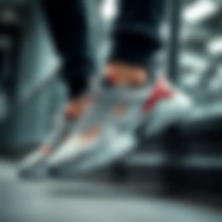 Technical features highlighted in Skechers 237214